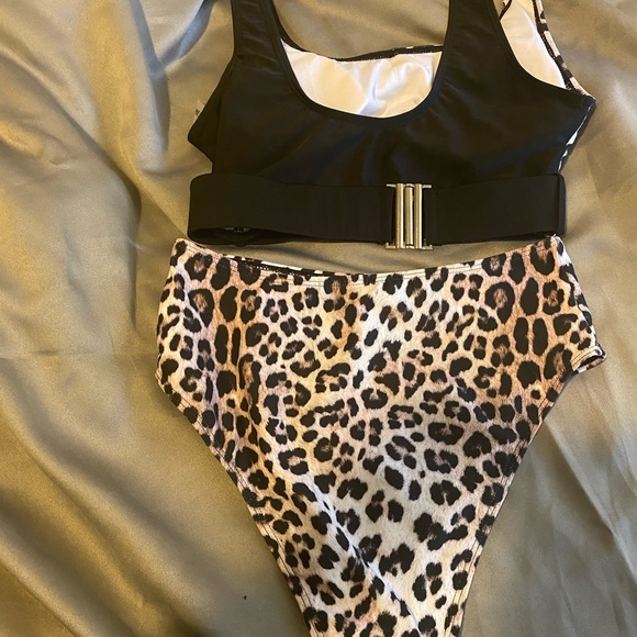 Swim suite - Picture 2 of 5